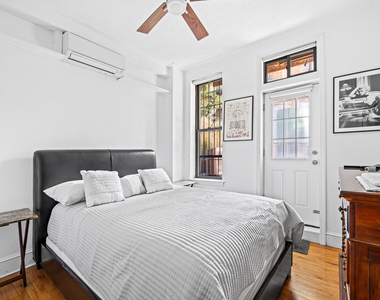 212 E 84th Street - Photo Thumbnail 3