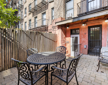 212 E 84th Street - Photo Thumbnail 2