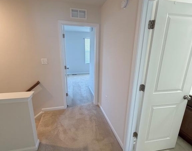40 Anthem Street - Photo Thumbnail 4