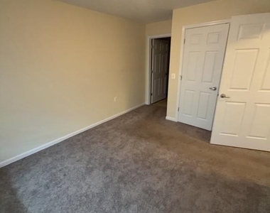 2270 Valor Drive - Photo Thumbnail 4