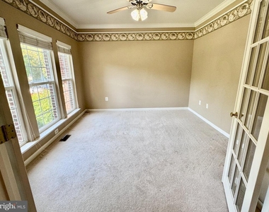 70 Crestwood Lane - Photo Thumbnail 5