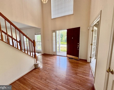 70 Crestwood Lane - Photo Thumbnail 4