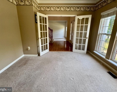 70 Crestwood Lane - Photo Thumbnail 6