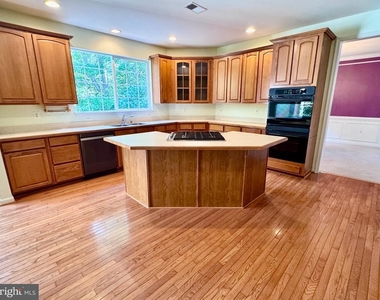 70 Crestwood Lane - Photo Thumbnail 11