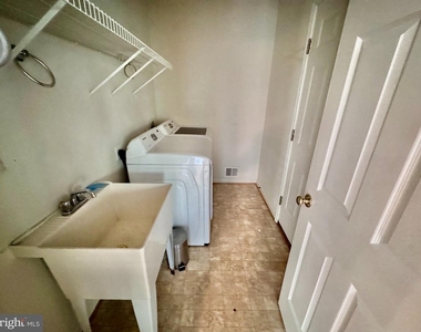 70 Crestwood Lane - Photo Thumbnail 19