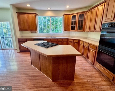 70 Crestwood Lane - Photo Thumbnail 13