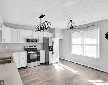 10515 Limburg Court - Photo Thumbnail 6