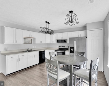 10515 Limburg Court - Photo Thumbnail 7