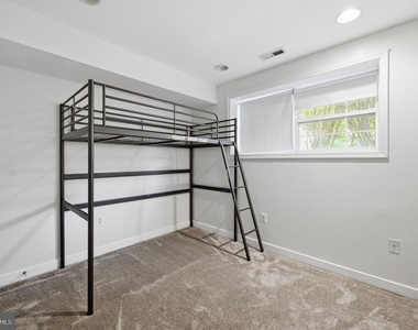 15364 Bronco Way - Photo Thumbnail 33