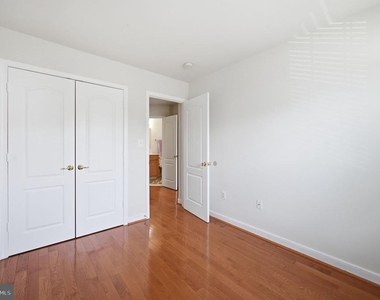 15364 Bronco Way - Photo Thumbnail 21