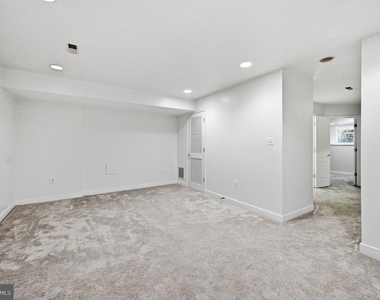 15364 Bronco Way - Photo Thumbnail 25