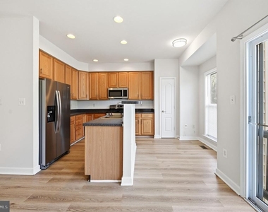 15364 Bronco Way - Photo Thumbnail 5