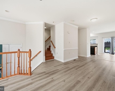 15364 Bronco Way - Photo Thumbnail 3