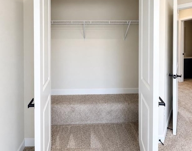 14404 Freedom Lane - Photo Thumbnail 20