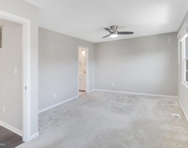 16282 Taconic Circle - Photo Thumbnail 14