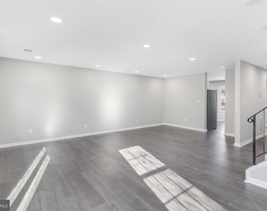 16282 Taconic Circle - Photo Thumbnail 7