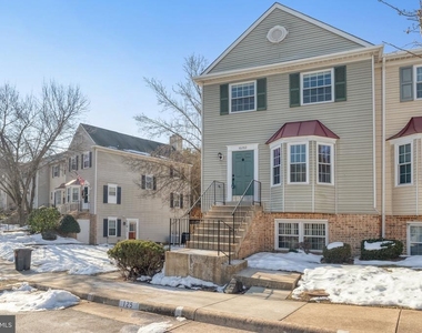 16282 Taconic Circle - Photo Thumbnail 1