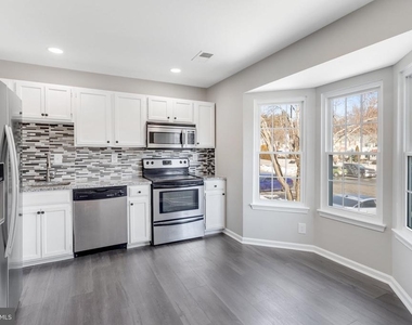 16282 Taconic Circle - Photo Thumbnail 10