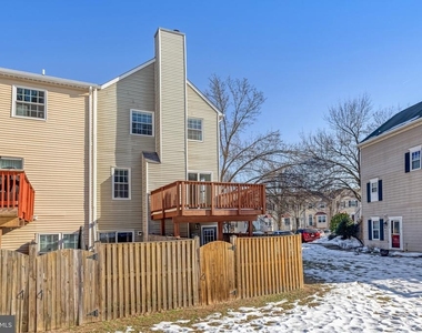 16282 Taconic Circle - Photo Thumbnail 32
