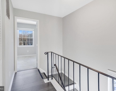 16282 Taconic Circle - Photo Thumbnail 13