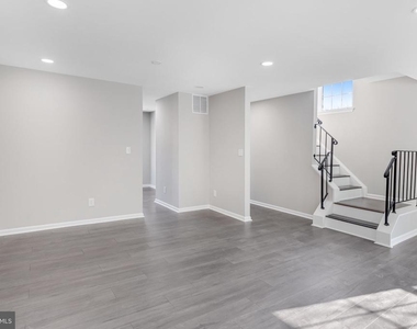 16282 Taconic Circle - Photo Thumbnail 8