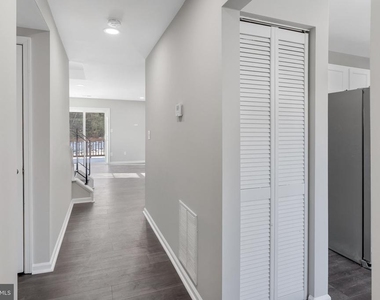 16282 Taconic Circle - Photo Thumbnail 3