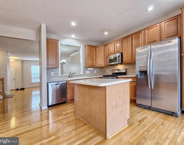 684 Belmont Bay Drive - Photo Thumbnail 15