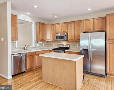 684 Belmont Bay Drive - Photo Thumbnail 11