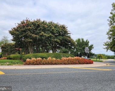 684 Belmont Bay Drive - Photo Thumbnail 32
