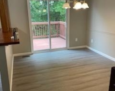 3422 Belfry Lane - Photo Thumbnail 8
