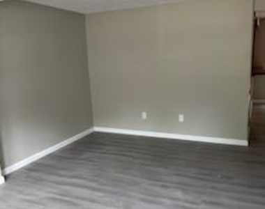 3422 Belfry Lane - Photo Thumbnail 3