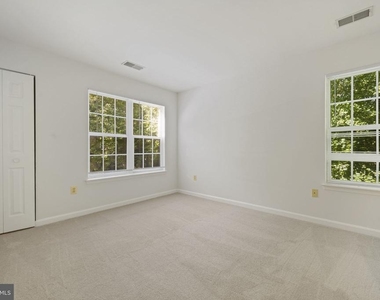 13621 Garfield Place - Photo Thumbnail 13