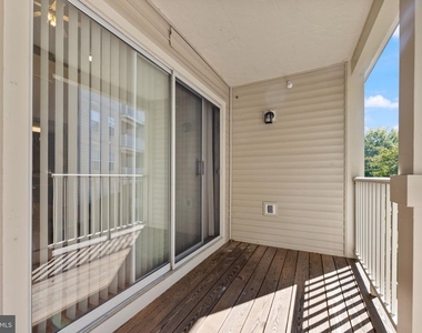 13621 Garfield Place - Photo Thumbnail 20