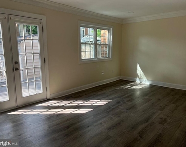 8440 Willow Glen Court - Photo Thumbnail 2