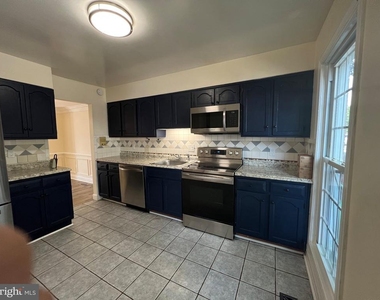 8440 Willow Glen Court - Photo Thumbnail 10