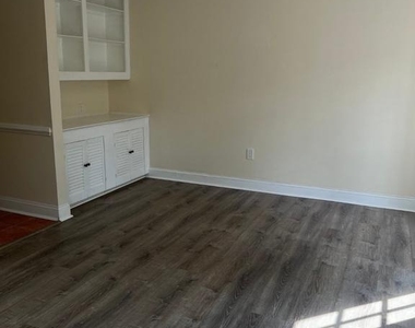 8440 Willow Glen Court - Photo Thumbnail 5