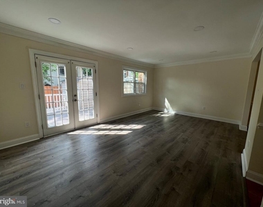 8440 Willow Glen Court - Photo Thumbnail 1