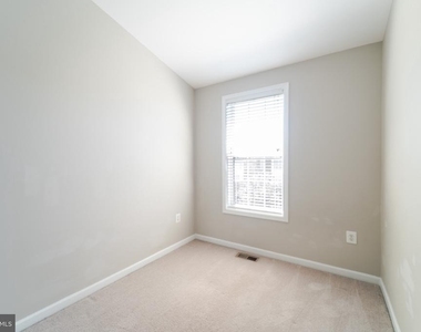 23073 Weybridge Square - Photo Thumbnail 14