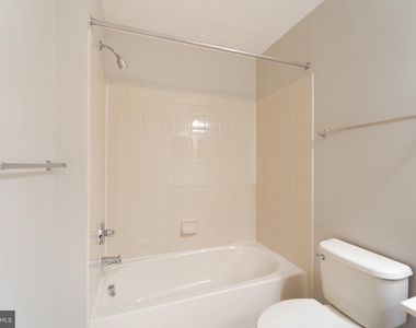 23073 Weybridge Square - Photo Thumbnail 9