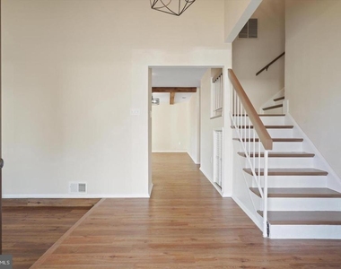 103 Farmington Lane - Photo Thumbnail 10