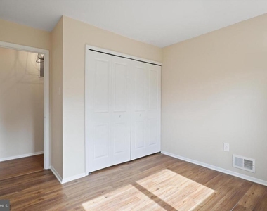 103 Farmington Lane - Photo Thumbnail 3