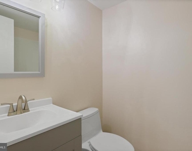 103 Farmington Lane - Photo Thumbnail 16