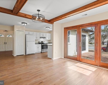 103 Farmington Lane - Photo Thumbnail 11