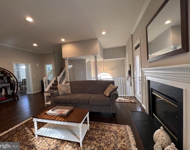 20709 Riptide Square - Photo Thumbnail 5
