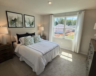 3823 Hickory Cove Lane - Photo Thumbnail 8
