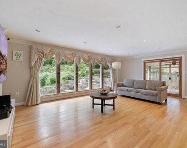 6421 Woodville Drive - Photo Thumbnail 22