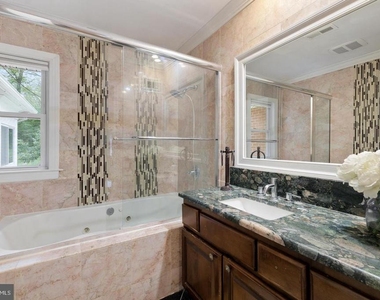 6421 Woodville Drive - Photo Thumbnail 24