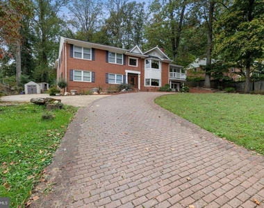 6421 Woodville Drive - Photo Thumbnail 3