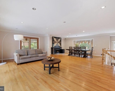 6421 Woodville Drive - Photo Thumbnail 21