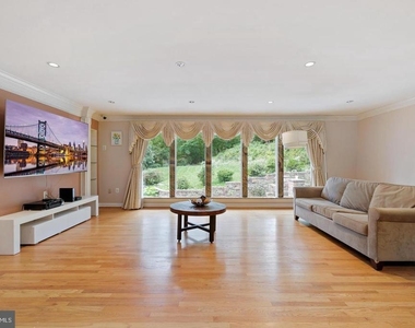 6421 Woodville Drive - Photo Thumbnail 23